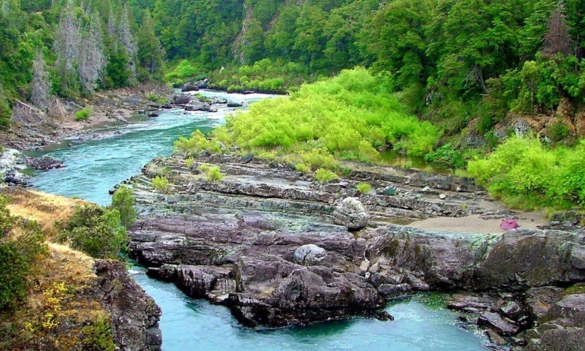 Se construirán dos turbinas sobre el Arroyo Correntoso que abastecerán de energía a Corcovado, Carrenleufú y Cerro Centinela