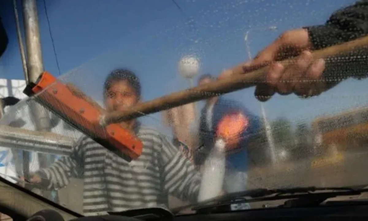 Trelew: avanza un proyecto para prohibir la actividad de limpiavidrios en la vía pública