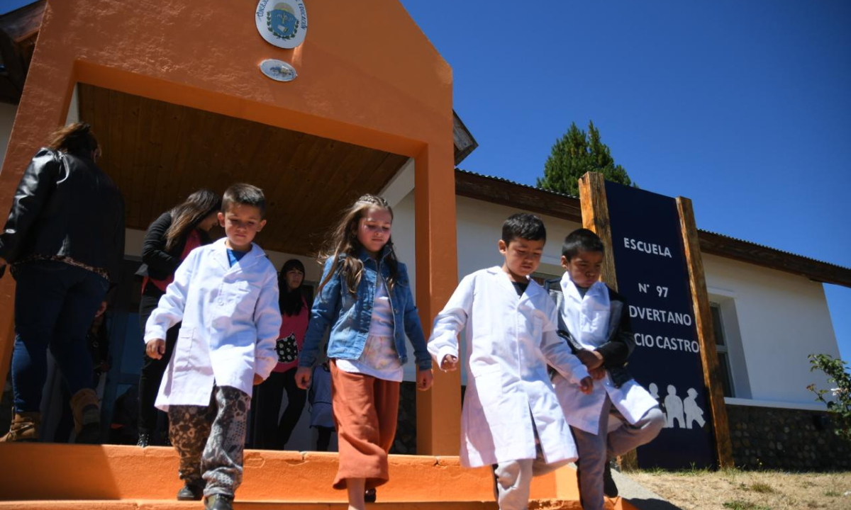 Educación invierte $700 millones por día en funcionamiento, sin contar los salarios docentes