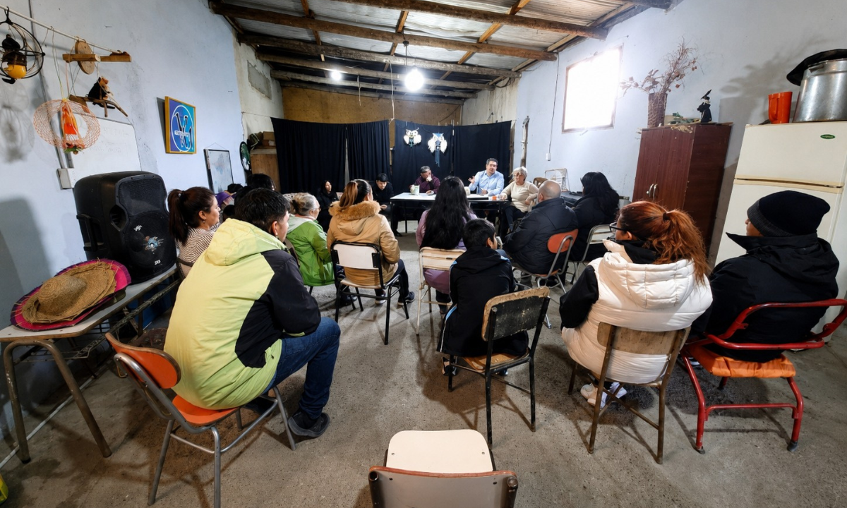 El interventor de la Cooperativa Eléctrica se reunió con vecinos del barrio Moreira para avanzar en la regularización del servicio