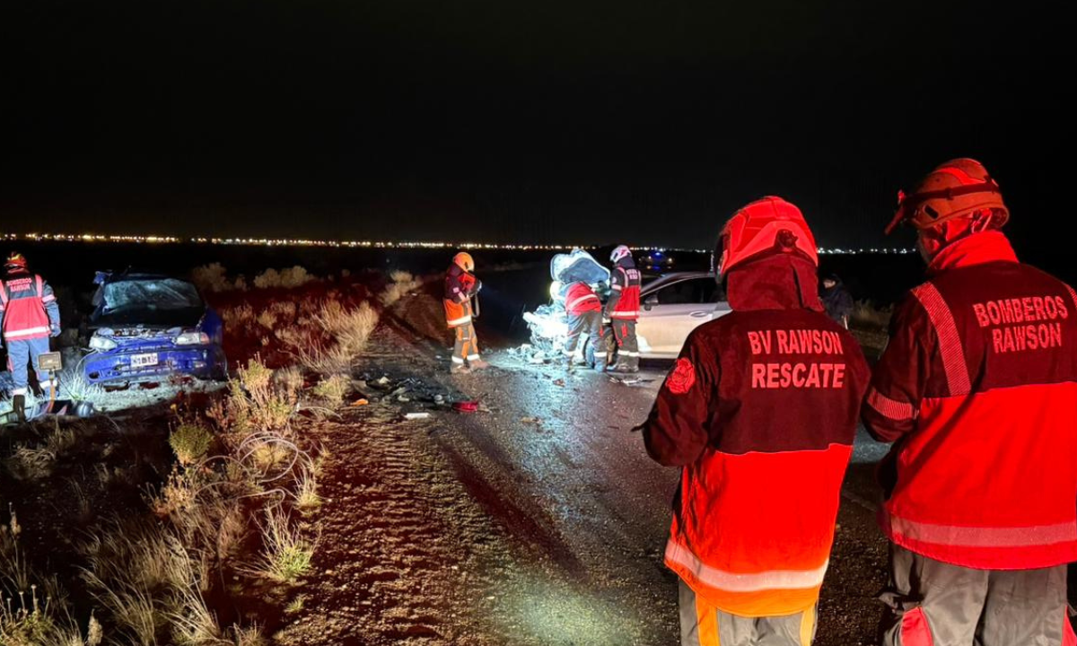 Accidente fatal en las afueras de Rawson: murió una mujer tras un choque sobre la ruta a Playa Magagna