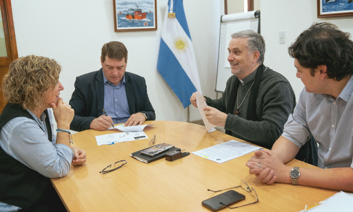 Rawson: Municipio y Diócesis firmaron un convenio de permuta para infraestructura institucional