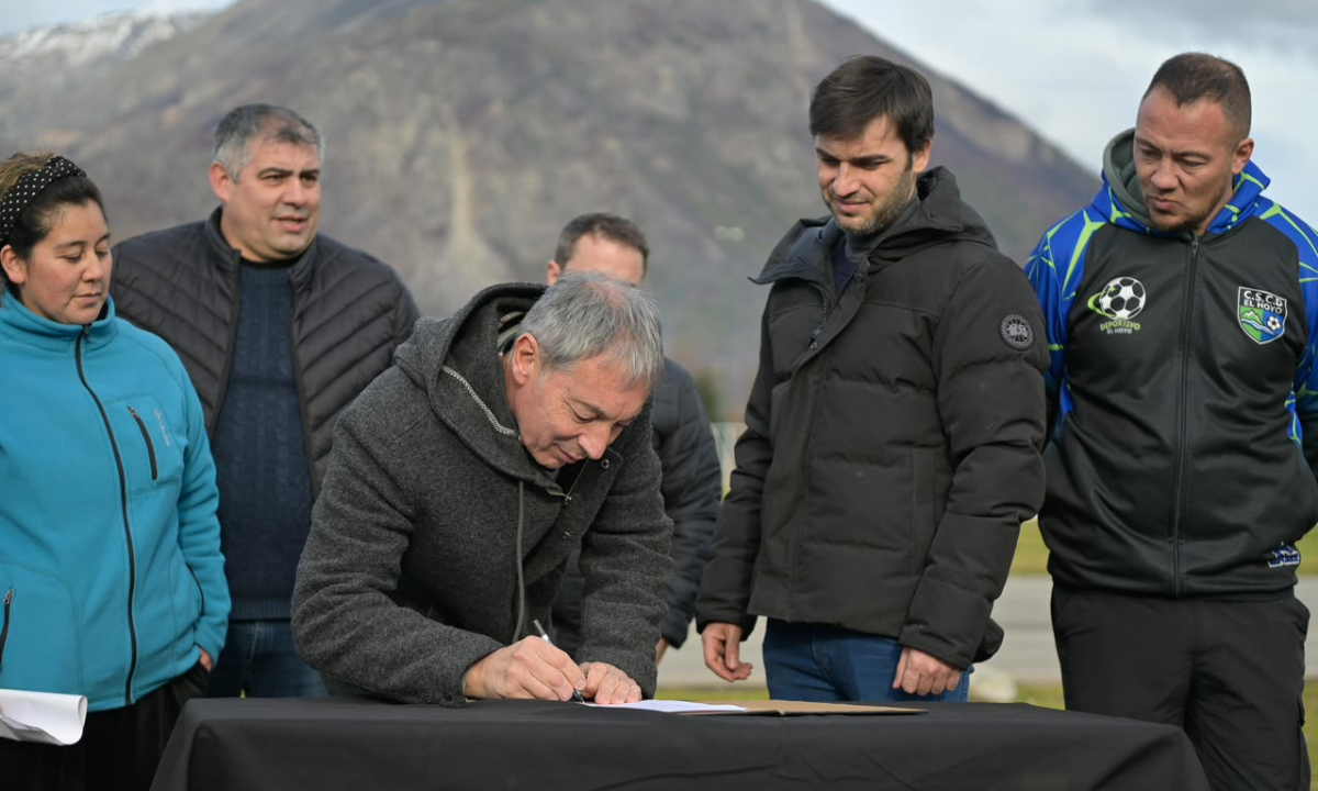 Plan Galina: comienza la construcción del nuevo Gimnasio Municipal de El Hoyo tras cuatro años de espera