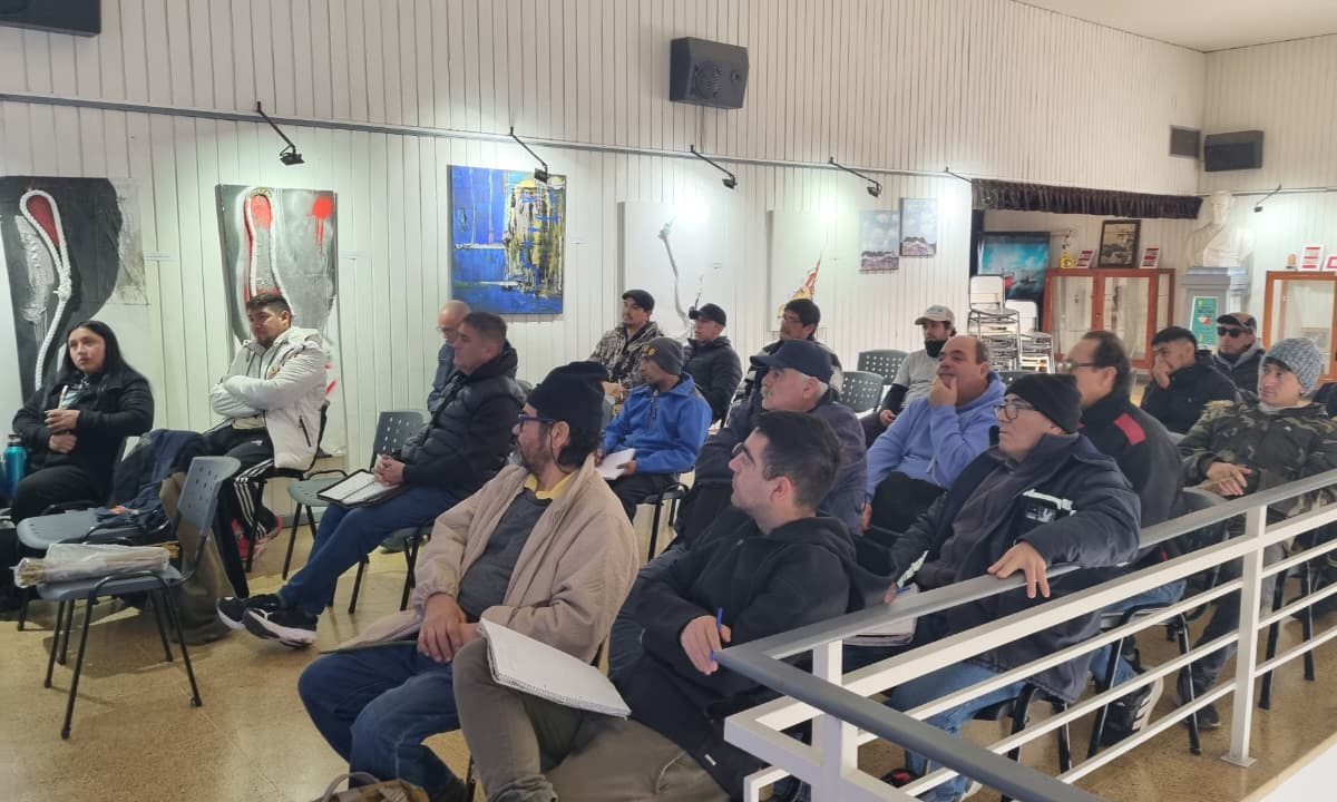 Rawson fortalece la capacitación ambiental con un taller sobre cortinas forestales junto al INTA