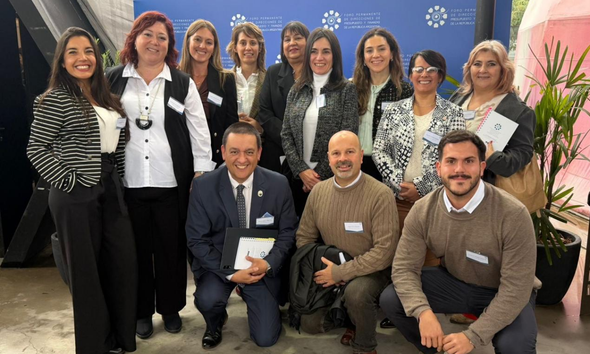Claudia Bragoli representa a Gaiman en importante foro nacional de Presupuesto y Finanzas