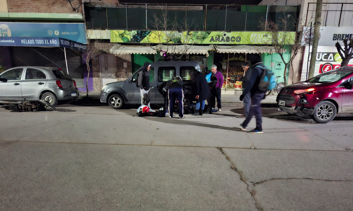Conductor de motocicleta que conducía ebrio resultó herido en un accidente de tránsito