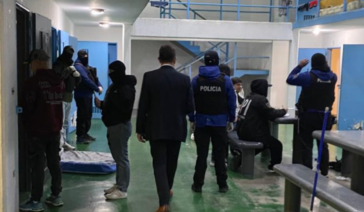 La Policía del Chubut allanó la Alcaidía de Comodoro Rivadavia y separó preventivamente al titular de la dependencia