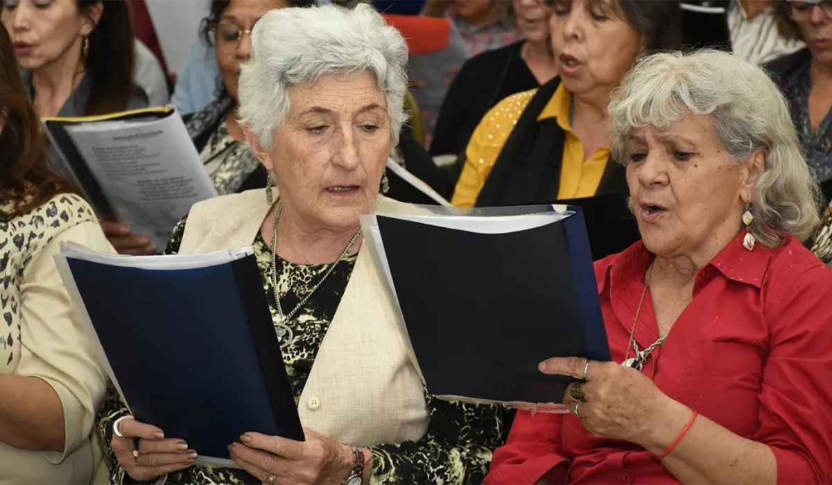 El Coro Municipal de Adultos Mayores de Rawson prepara un viaje a Santa Fe y suma nuevos integrantes