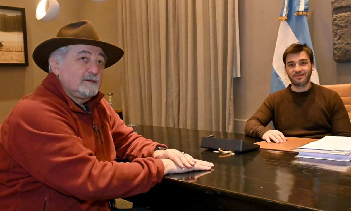Más de 150 viviendas y 150 lotes con servicios: Provincia y Municipio acordaron una respuesta integral para el cerro Hermitte