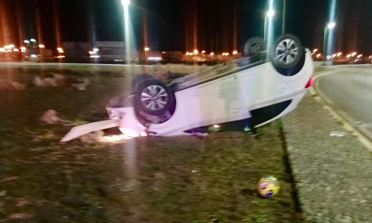 Joven alcoholizada volcó en la doble trocha camino a Playa Unión