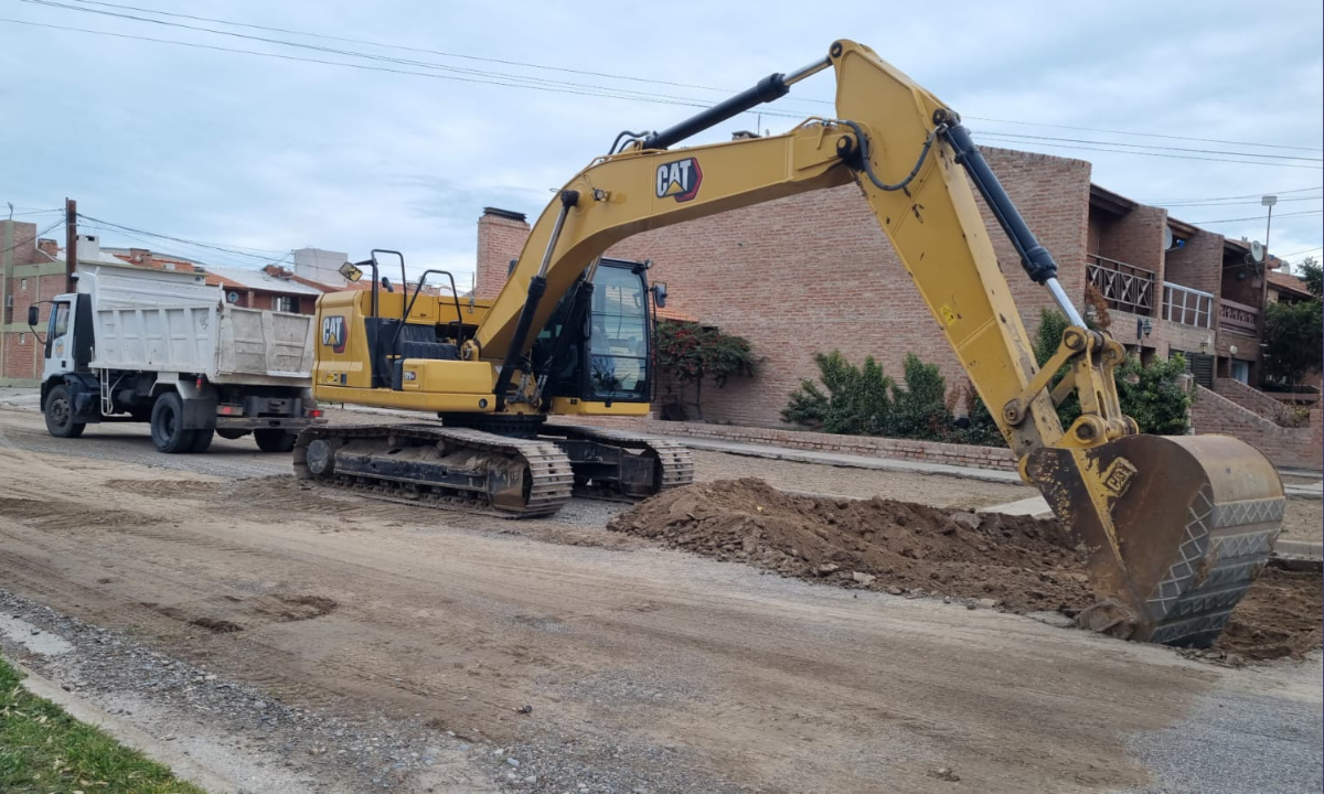Comenzaron los trabajos de movimiento de suelo para nuevas obras de pavimentación en Playa Unión