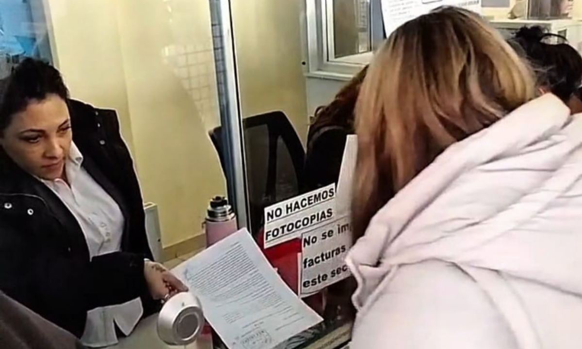 Caos en la Cooperativa de Trelew: un corte de luz complicó trámites y desató denuncias de listas electorales