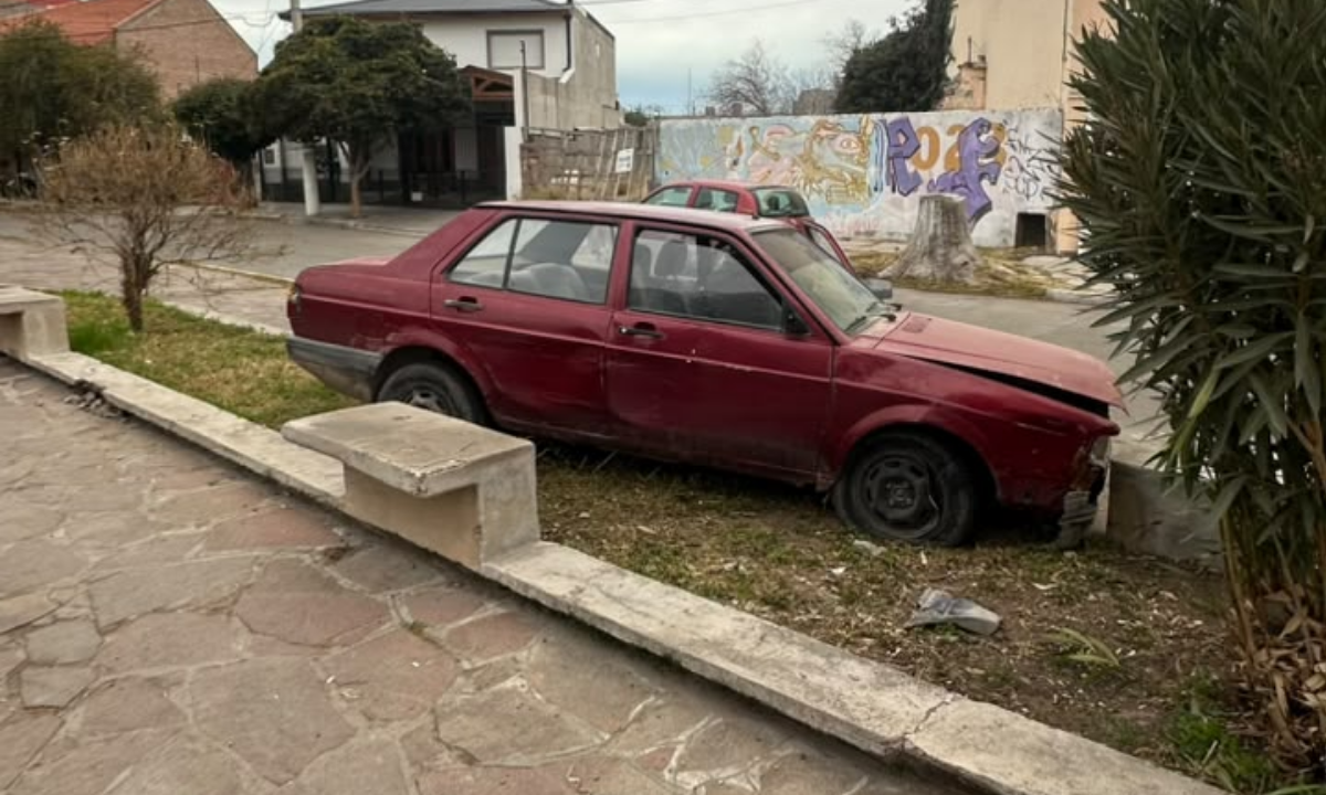 Trelew: una mujer sufrió lesiones leves tras un choque por el parabrisas congelado