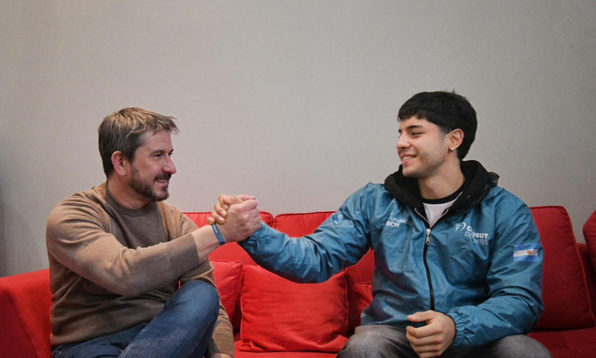 Merino recibió a Ariel Flores Cheún, representante de Trelew que competirá en los Juegos Sudamericanos Odesur