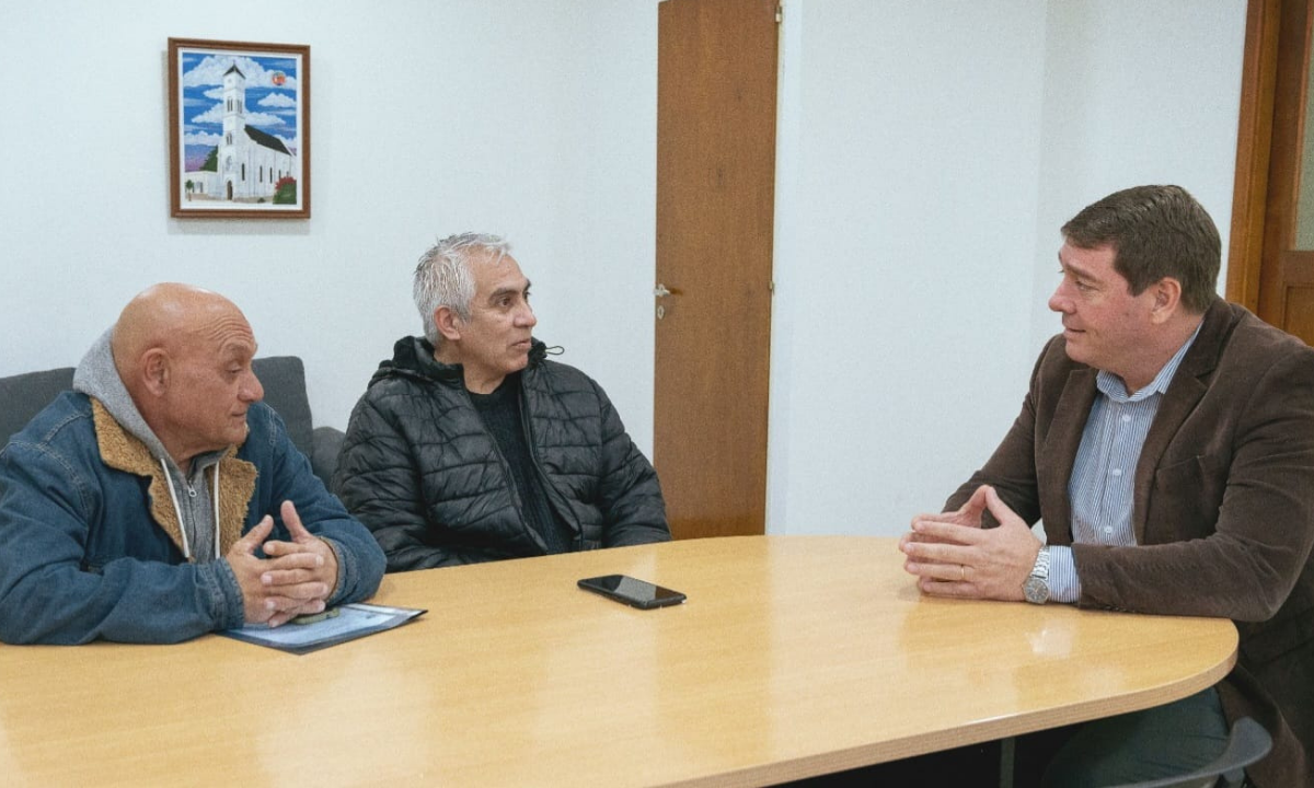 Rawson: el intendente Biss mantuvo un encuentro con el secretario general del SOYEAP