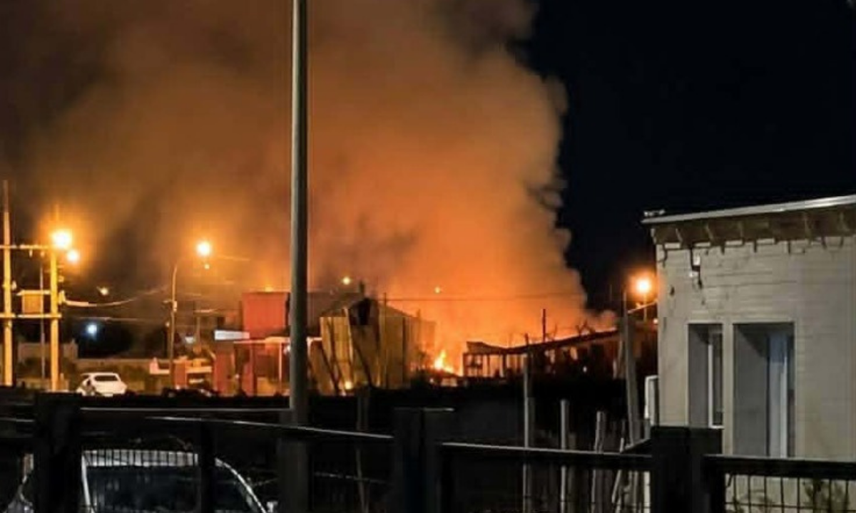 Incendio provocó daños totales en una vivienda prefabricada de Gaiman