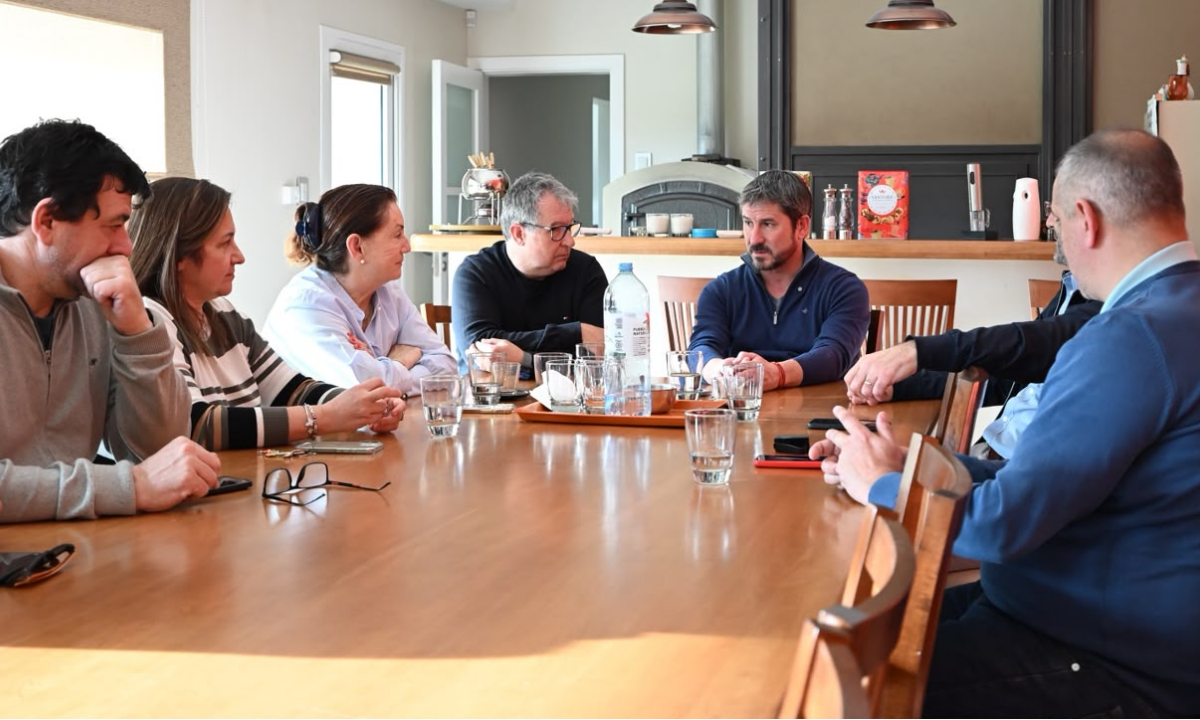 Merino se reunió con vecinos de Quintas del Valle para avanzar en mejoras de calles y en la instalación de cámaras