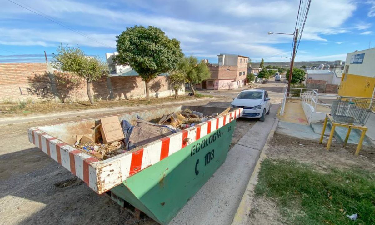 La campaña de limpieza continúa en los barrios Conquistadores del Desierto y Colonos Galeses