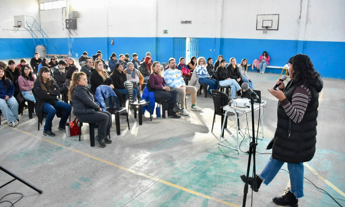 Trelew: Municipio y Provincia acercaron herramientas de formación y programas de acompañamiento a vecinos del barrio Corradi