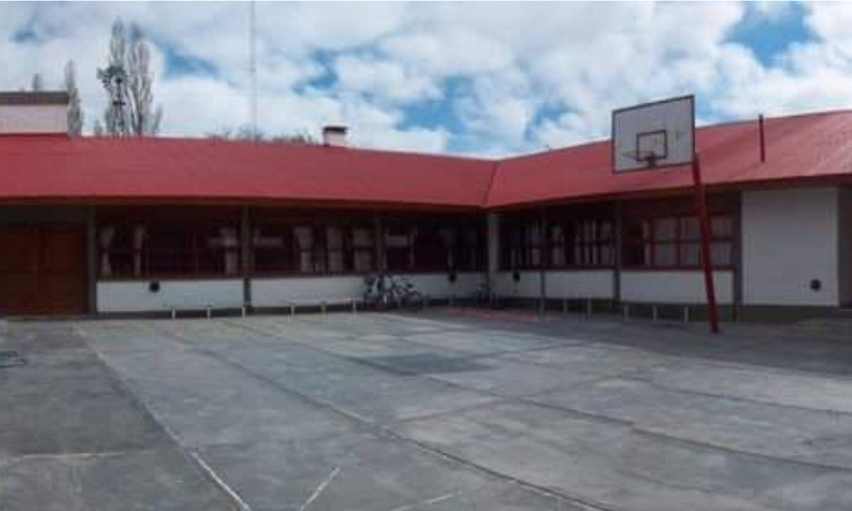 El ministro de educación inauguró la refacción de la escuela 95 Telsen