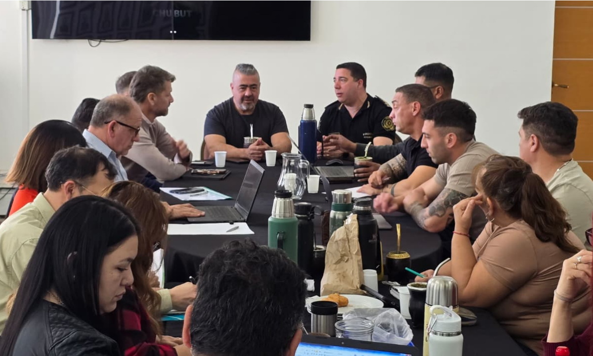Provincia acordó con Co.Bi.Pol. una nueva actualización salarial para activos y retirados de la Policía del Chubut