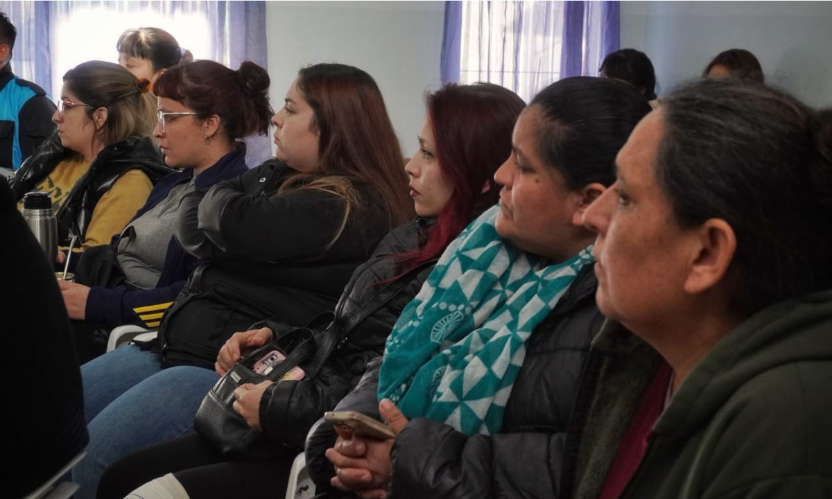 Seguridad, iluminación y mejoras: Rawson y la Vecinal del Río Chubut fortalecen el trabajo conjunto en el barrio