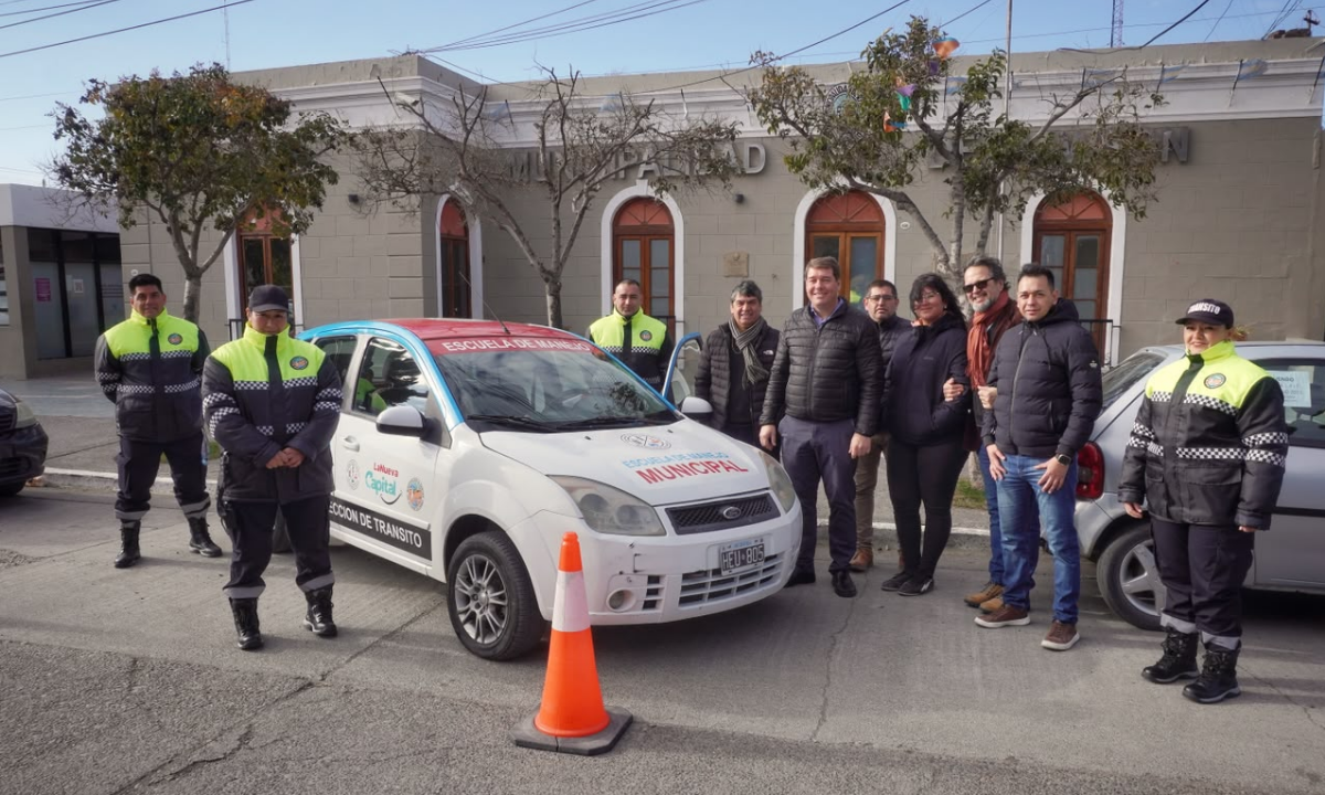 Rawson incorporó una unidad de práctica de manejo y nueva indumentaria para el personal de Tránsito y Transporte