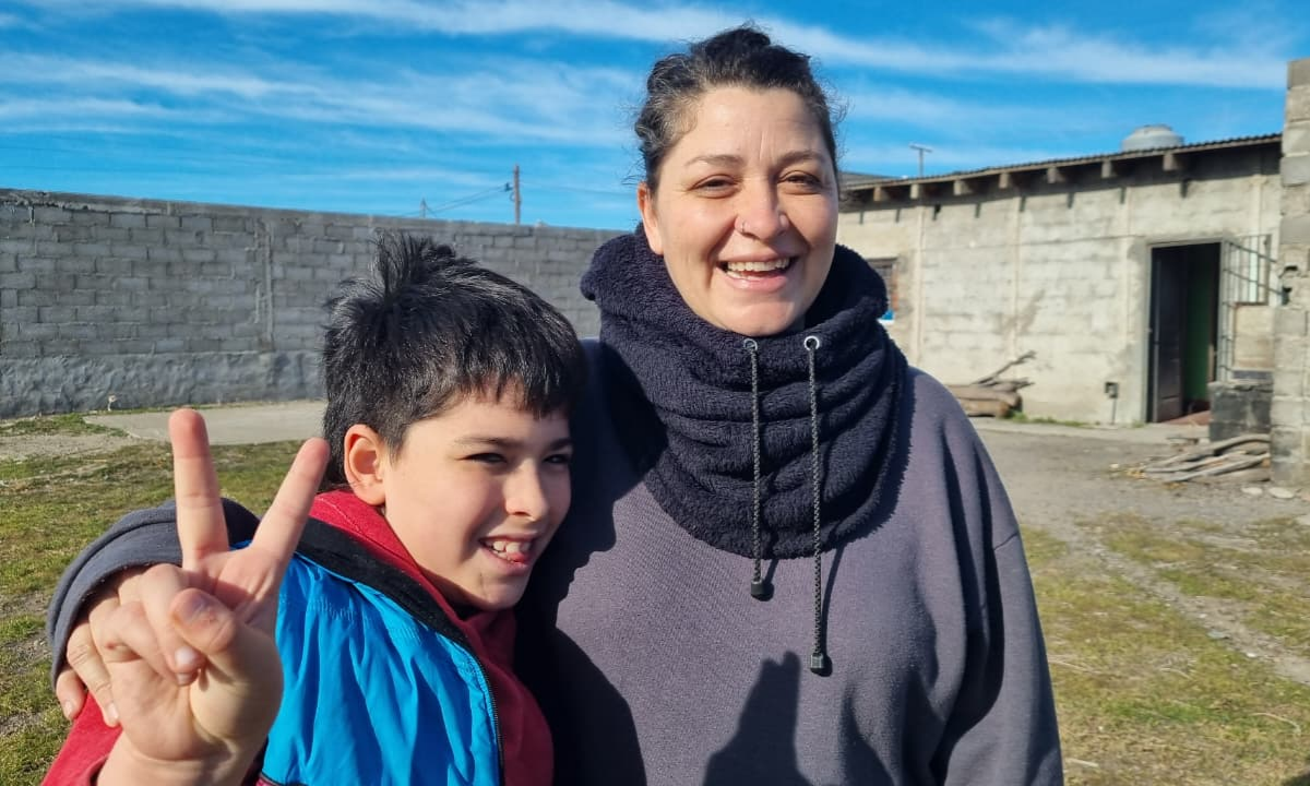 Vecinos del barrio San Pablo de Rawson impulsan la huerta comunitaria “Morfi y Sombra”