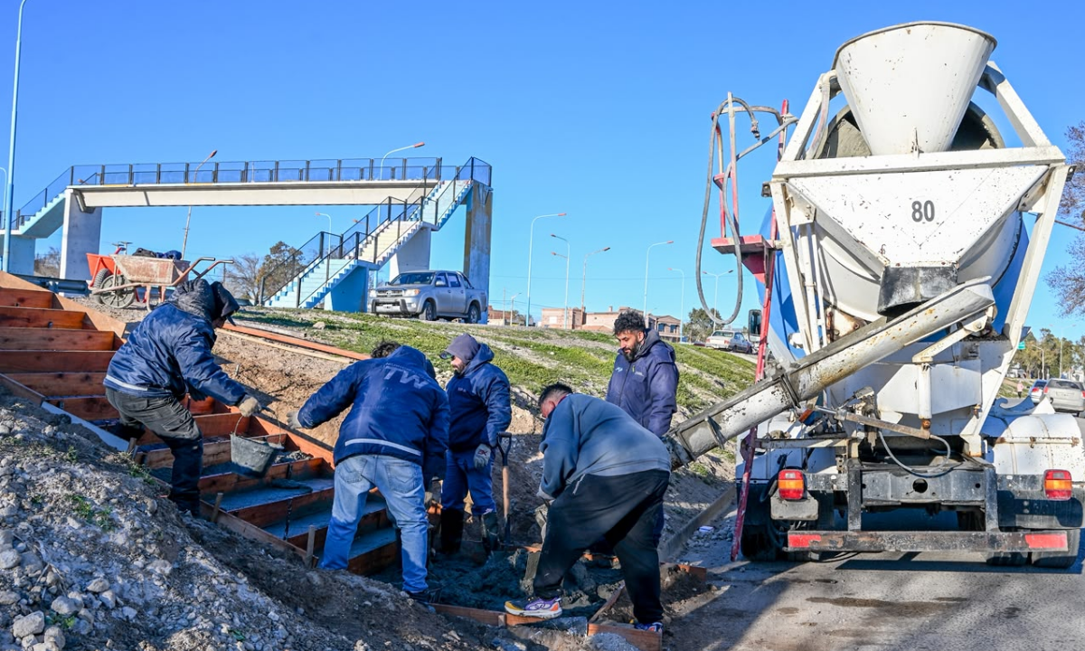 La Municipalidad de Trelew avanza con la reparación y construcción de las escaleras del barrio Constitución