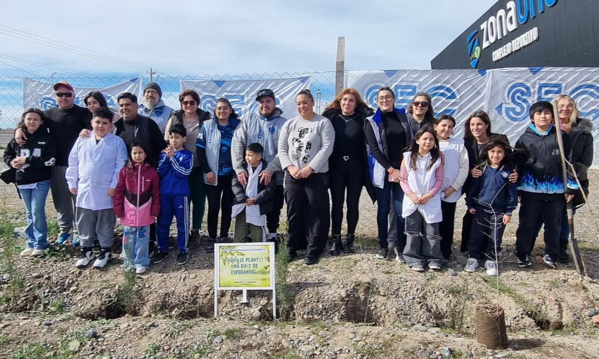 El Sindicato de Empleados de Comercio plantó árboles en sus parques de Rawson, Trelew y Puerto Madryn