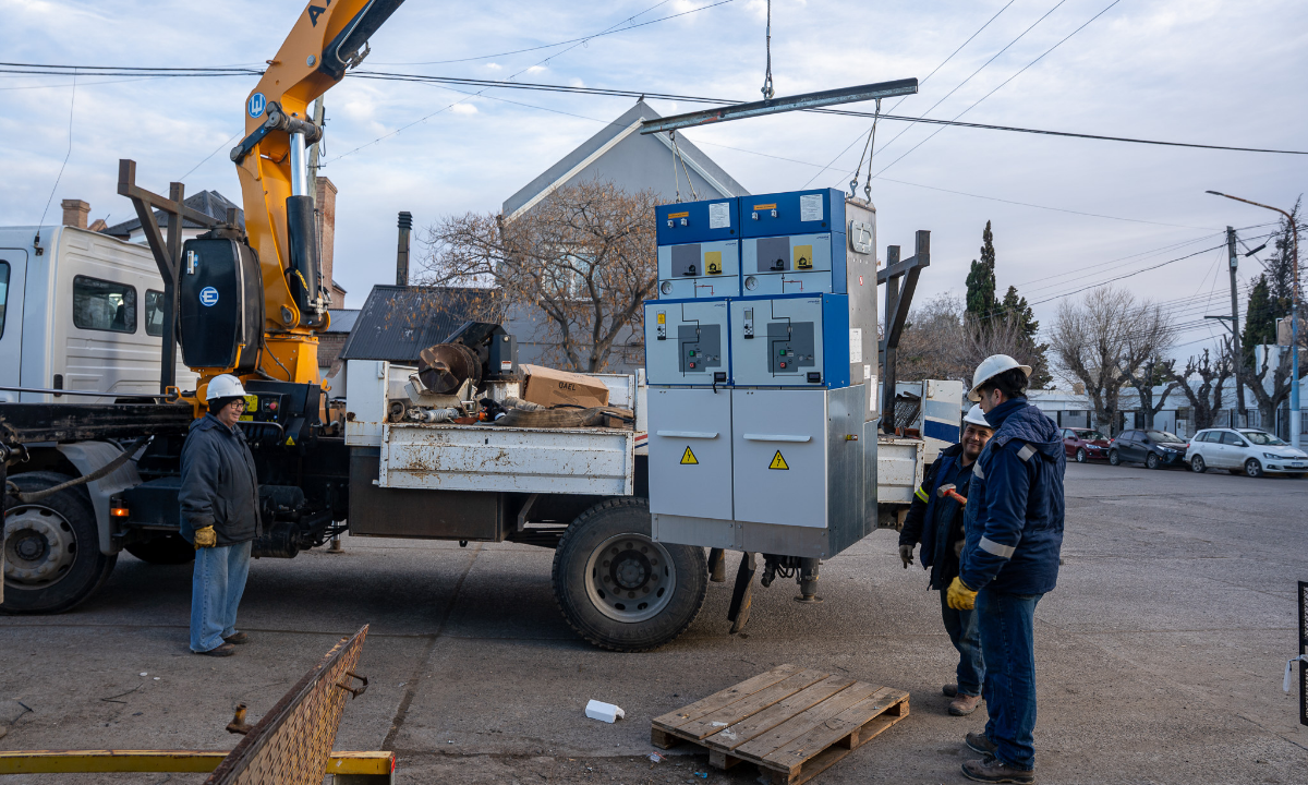 El Servicio Eléctrico avanza con una obra clave para habilitar la nueva subestación del Hospital Santa Teresita