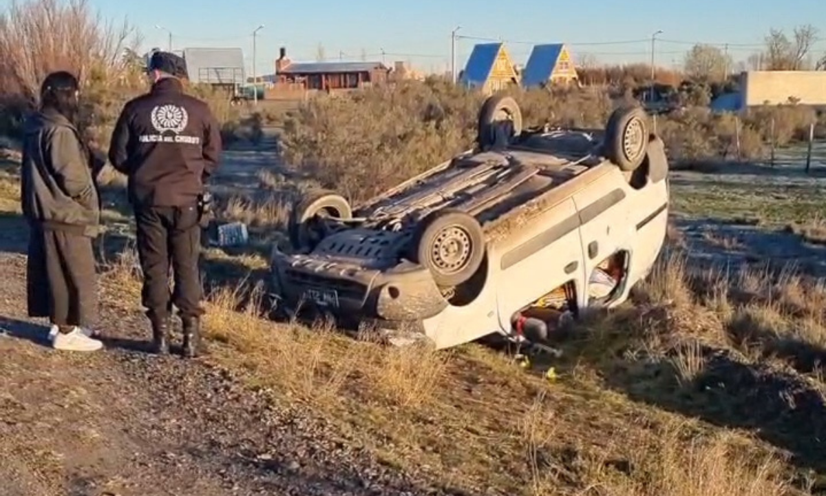 Cuatro personas resultaron heridas tras el vuelco de una Kangoo en la Ruta Provincial Nº 7