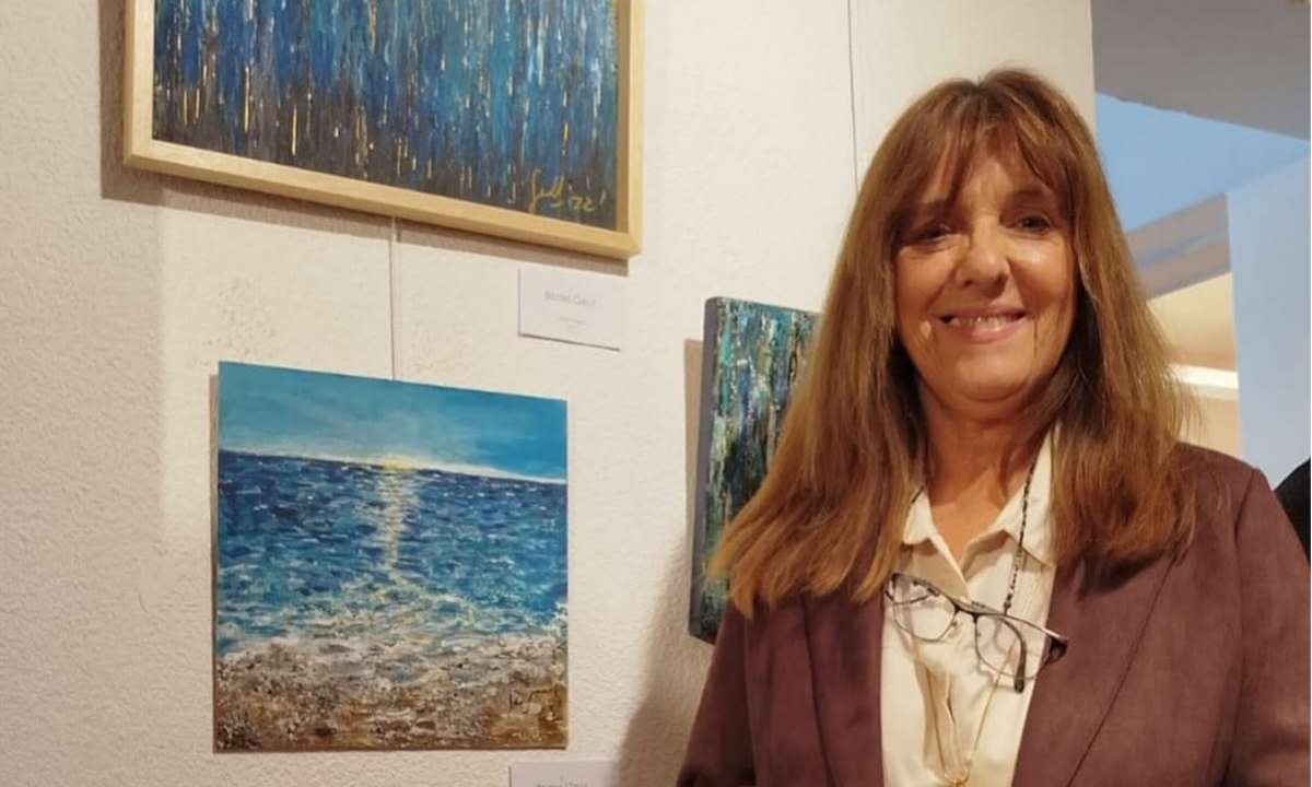 Silvina Galli presenta en el Centro Cultural una muestra de pintura asfáltica inspirada en los paisajes de la Patagonia