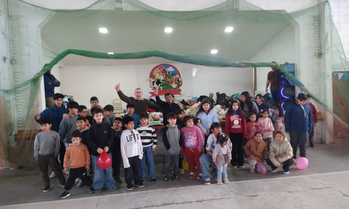 Nelson Cifuentes llevó una jornada solidaria por el Día del Niño a Colan Conhué