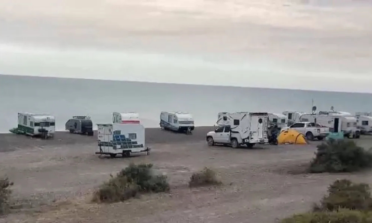 Puerto Madryn reordena el estacionamiento de motorhomes en Playa Paraná