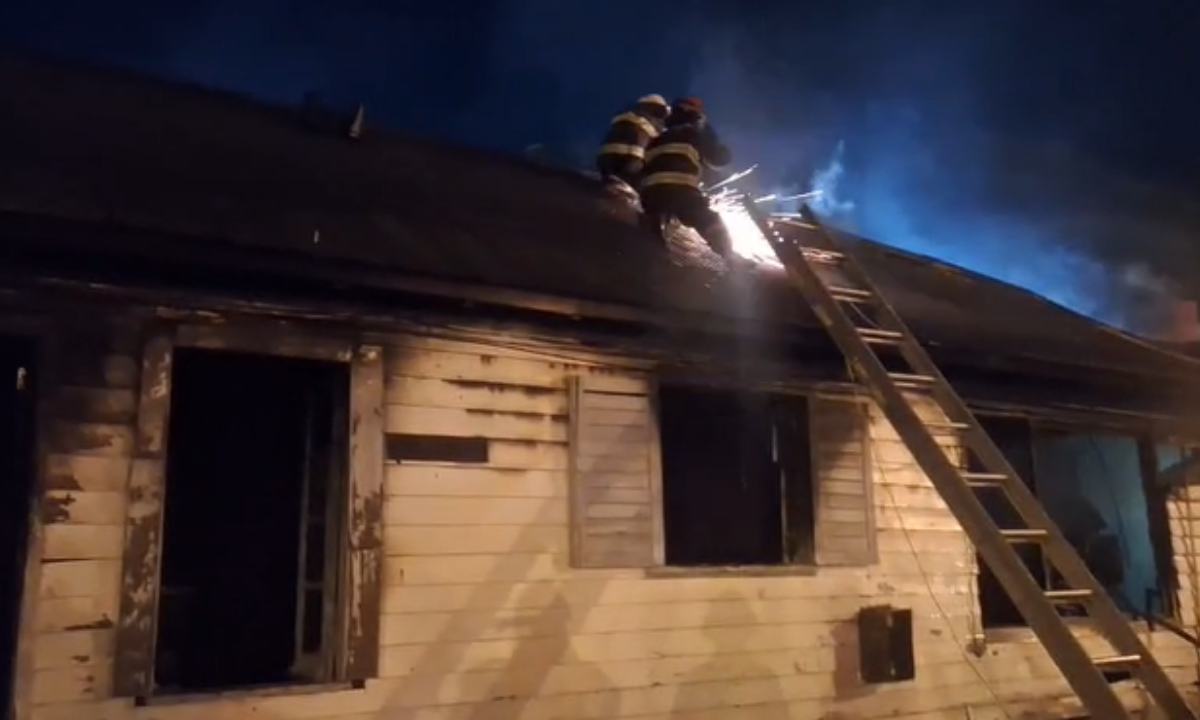 Incendio de grandes dimensiones afectó oficinas del Centro de Formación Policial de Comodoro Rivadavia