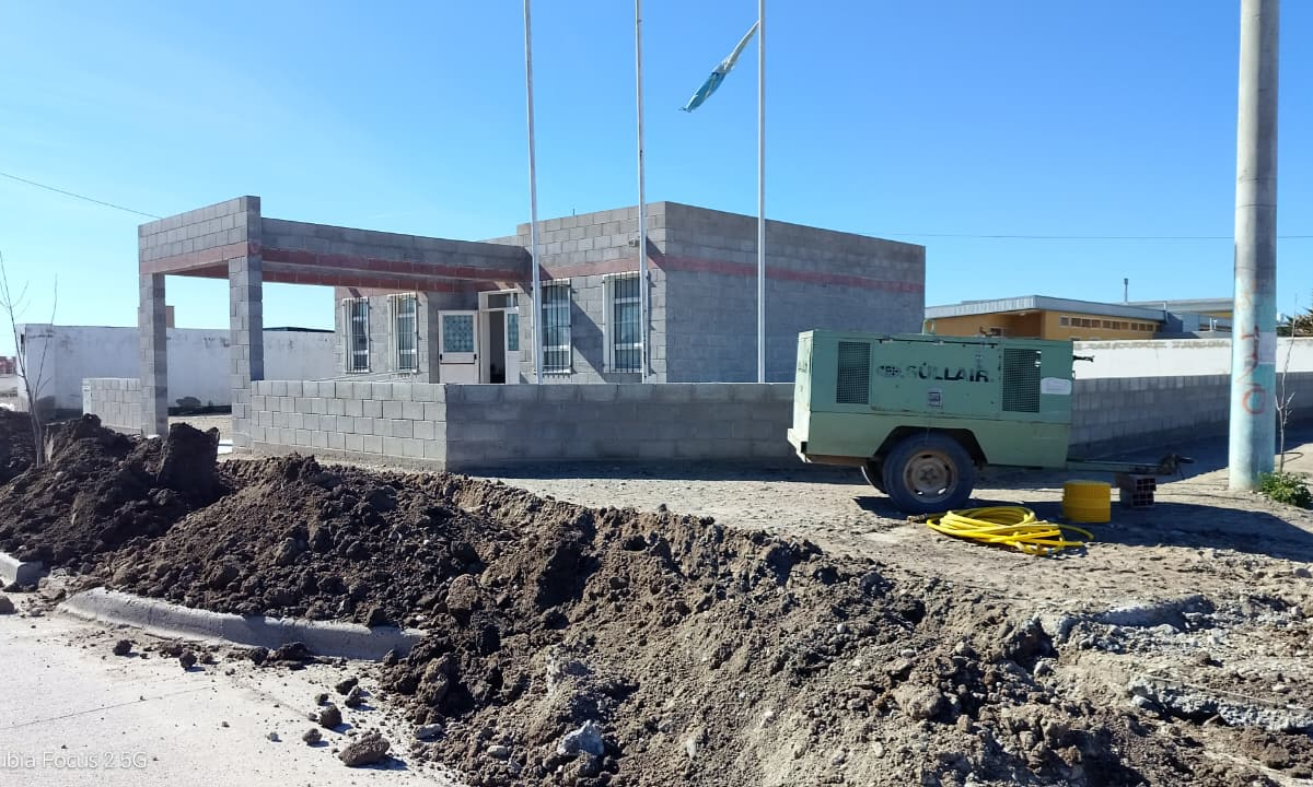 Después de casi seis años, comenzó la obra de gas para la Vecinal de Santa Catalina