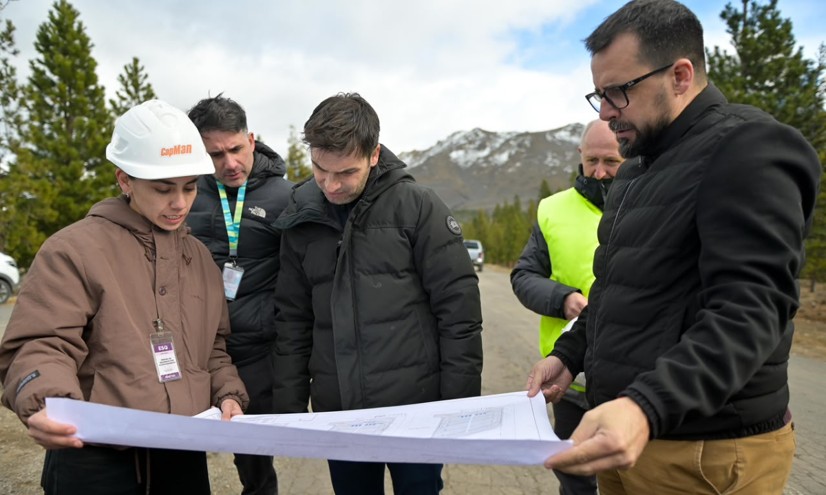 Torres supervisó el inicio de la obra del Aeropuerto de Esquel, clave para la conectividad de la Cordillera