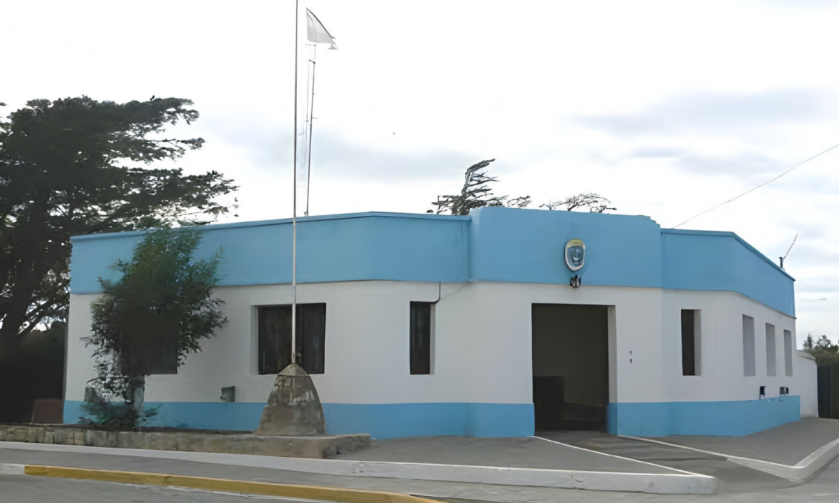 Dos personas heridas en Camarones durante un confuso hecho ocurrido en la vivienda del docente
