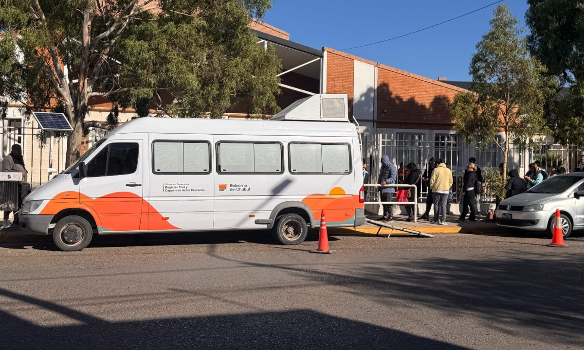 La Unidad Móvil del Registro Civil sigue recorriendo localidades de toda la provincia para facilitar el acceso a trámites