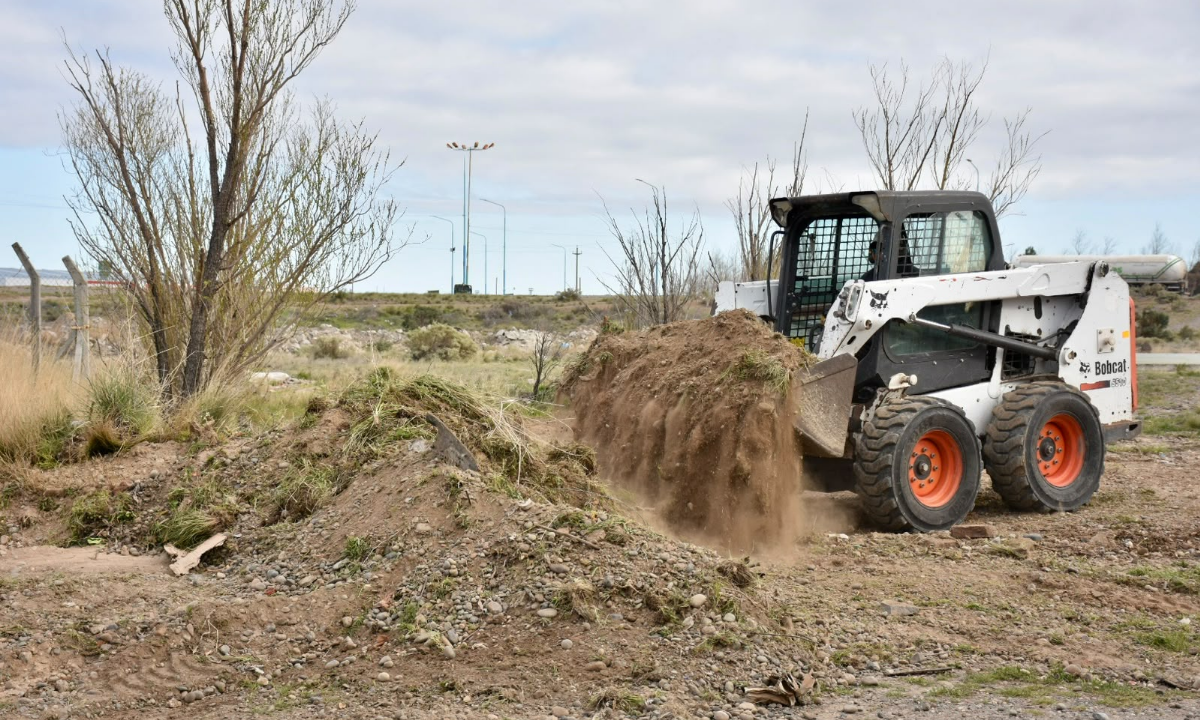 El Municipio de Trelew realiza tareas de mantenimiento en barrio Norte