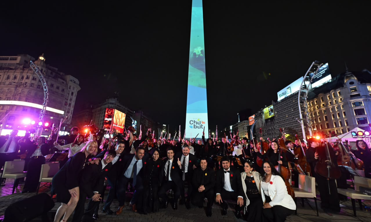 La Orquesta del Barrio Inta hizo historia en el Colón y llevó su música al Obelisco