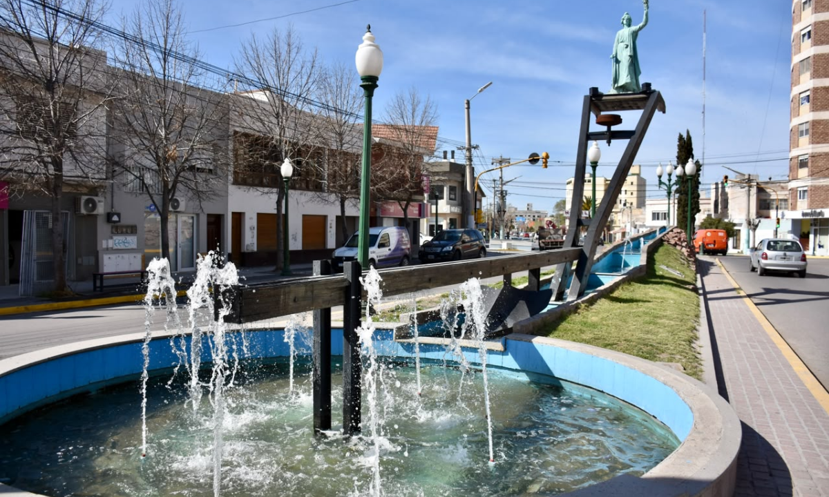 El Municipio realiza mantenimiento y mejoras en fuentes de la ciudad de Trelew