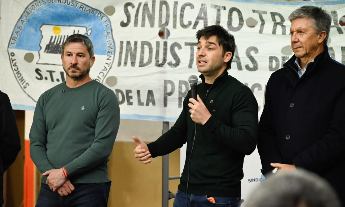 El gobernador de Chubut apuesta a un régimen de alivio fiscal y aranceles cero para reactivar el parque industrial