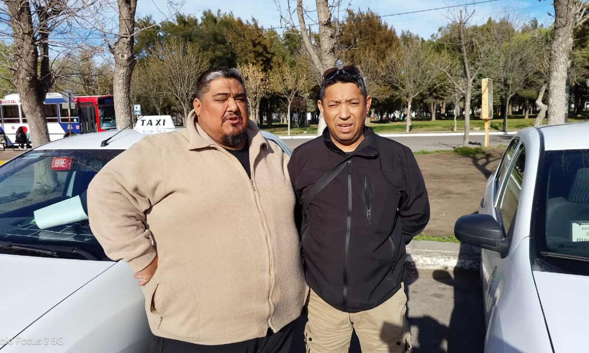 Taxistas de Trelew expresaron su rechazo al desembarco de Uber