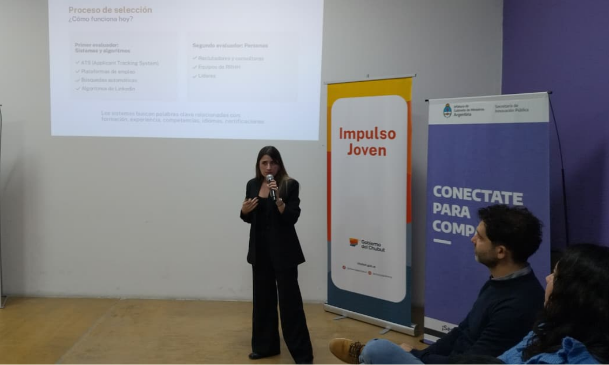 Juventud lanzó una capacitación en diseño web con inteligencia artificial para jóvenes de toda la provincia