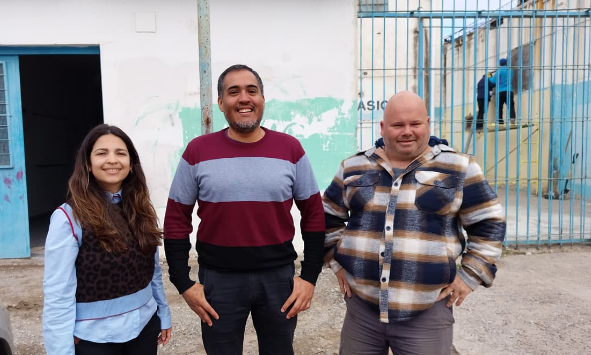 Agentes de Atención Ciudadana realizan un relevamiento de servicios municipales en el barrio Progreso