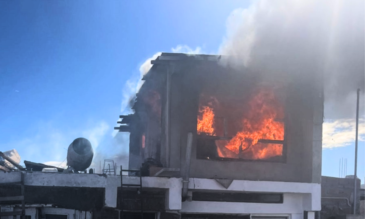 Incendio en el barrio Moreira: importantes daños en una vivienda