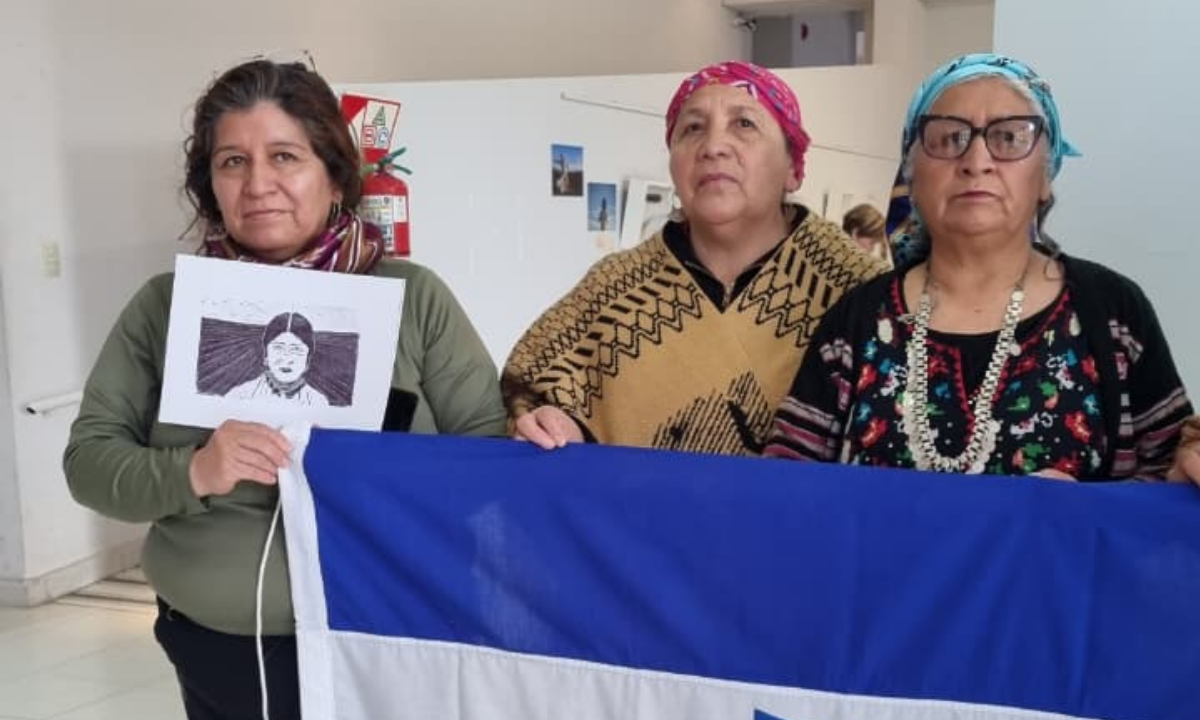 Inauguran en Rawson la muestra “Rostros de Resiliencia”, que reúne historias de mujeres indígenas
