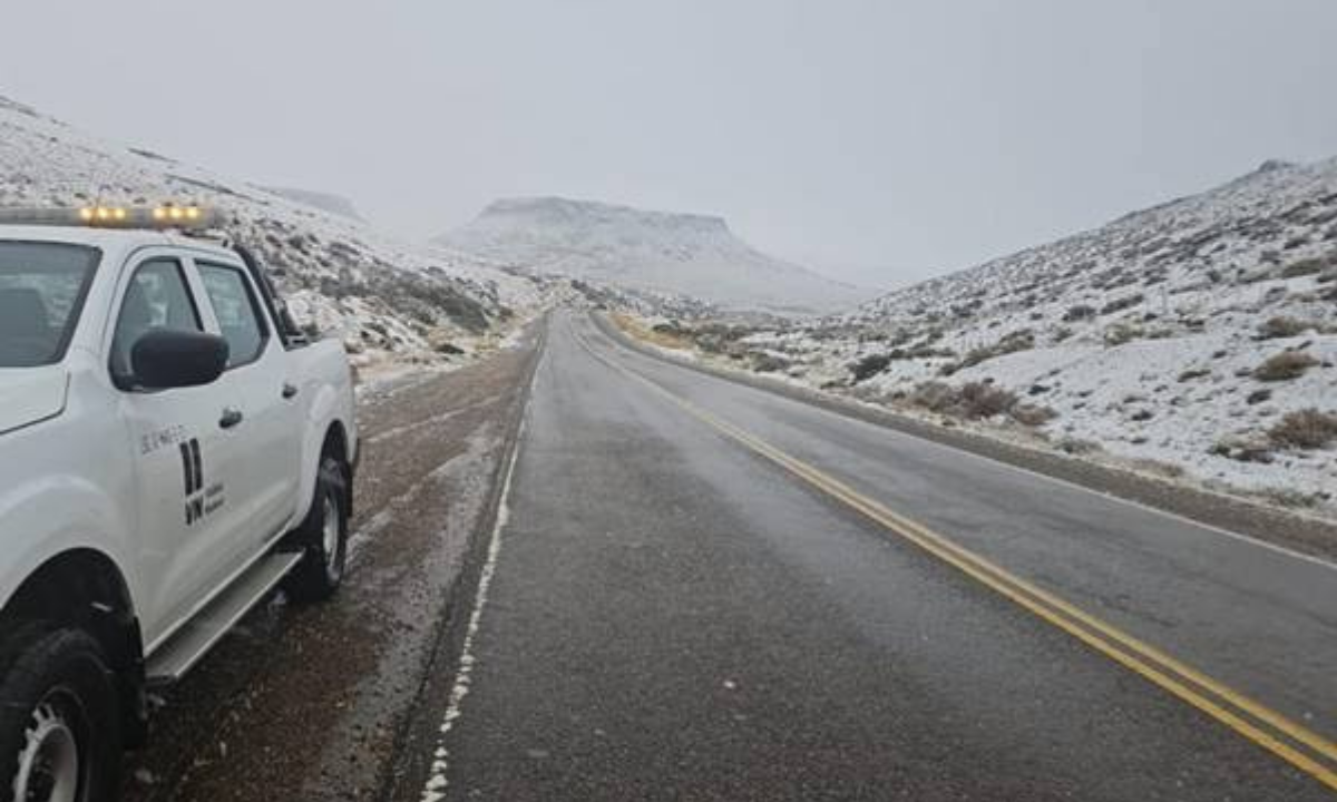 Vialidad Nacional advirtió por calzadas húmedas y un vuelco en la Ruta 25